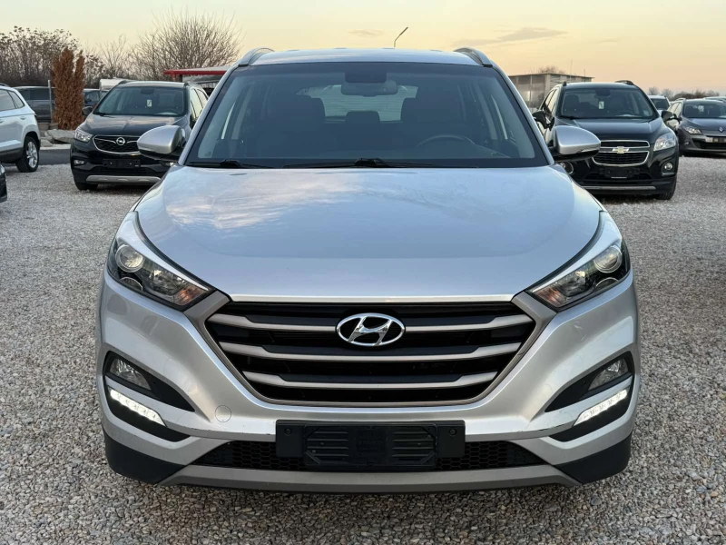 Hyundai Tucson 1.6I, снимка 2 - Автомобили и джипове - 48283908