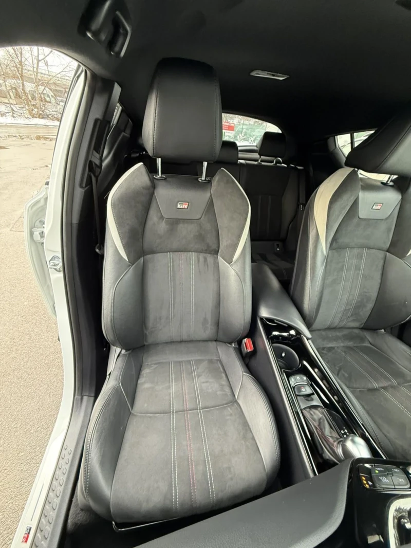 Toyota C-HR GR SPORT 35 000КМ НОВА, снимка 11 - Автомобили и джипове - 53335040