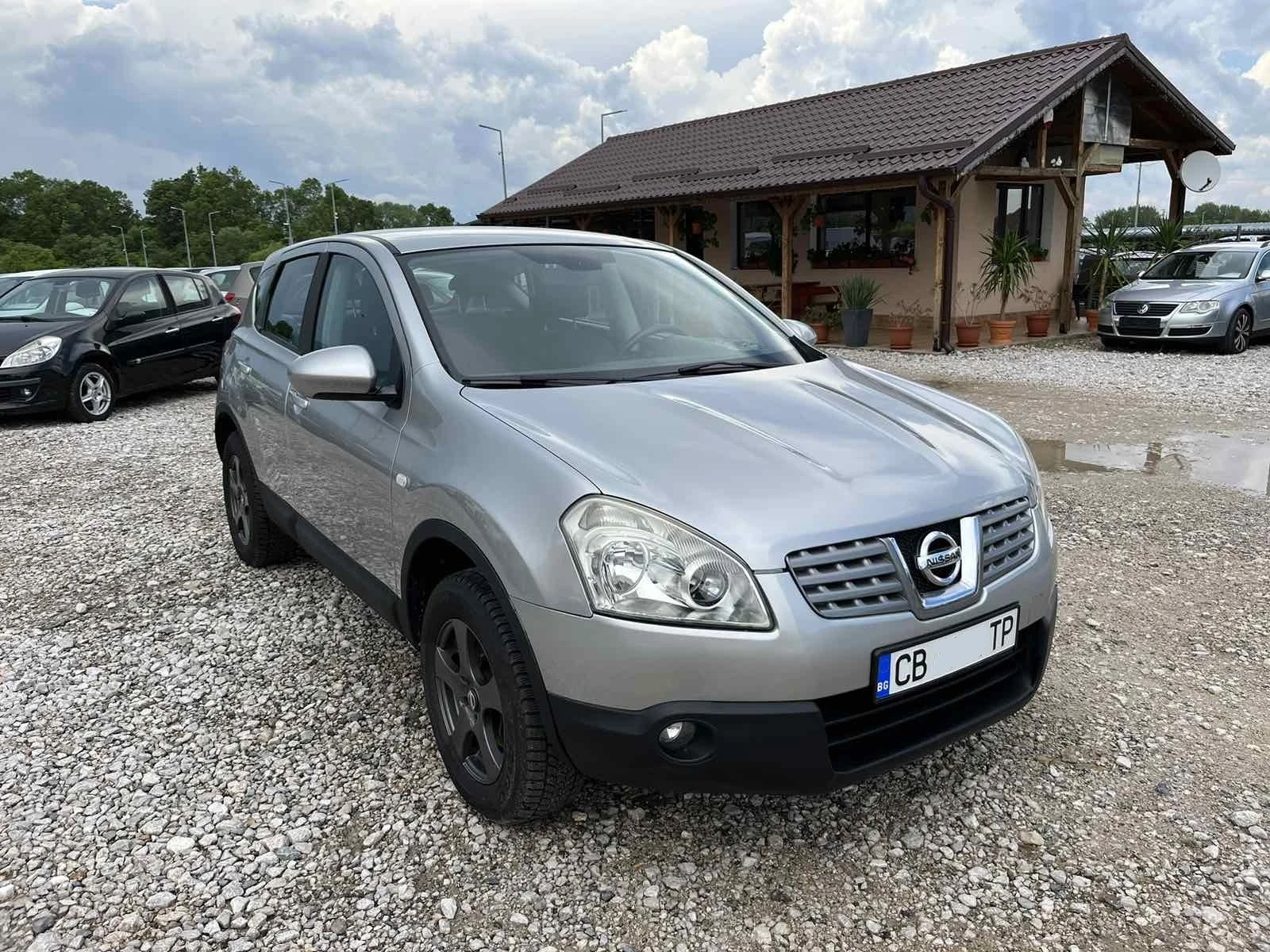 Nissan Qashqai 1.6I 114кс  РЕГИСТРИРАН ОБСЛУЖЕН - изображение 3