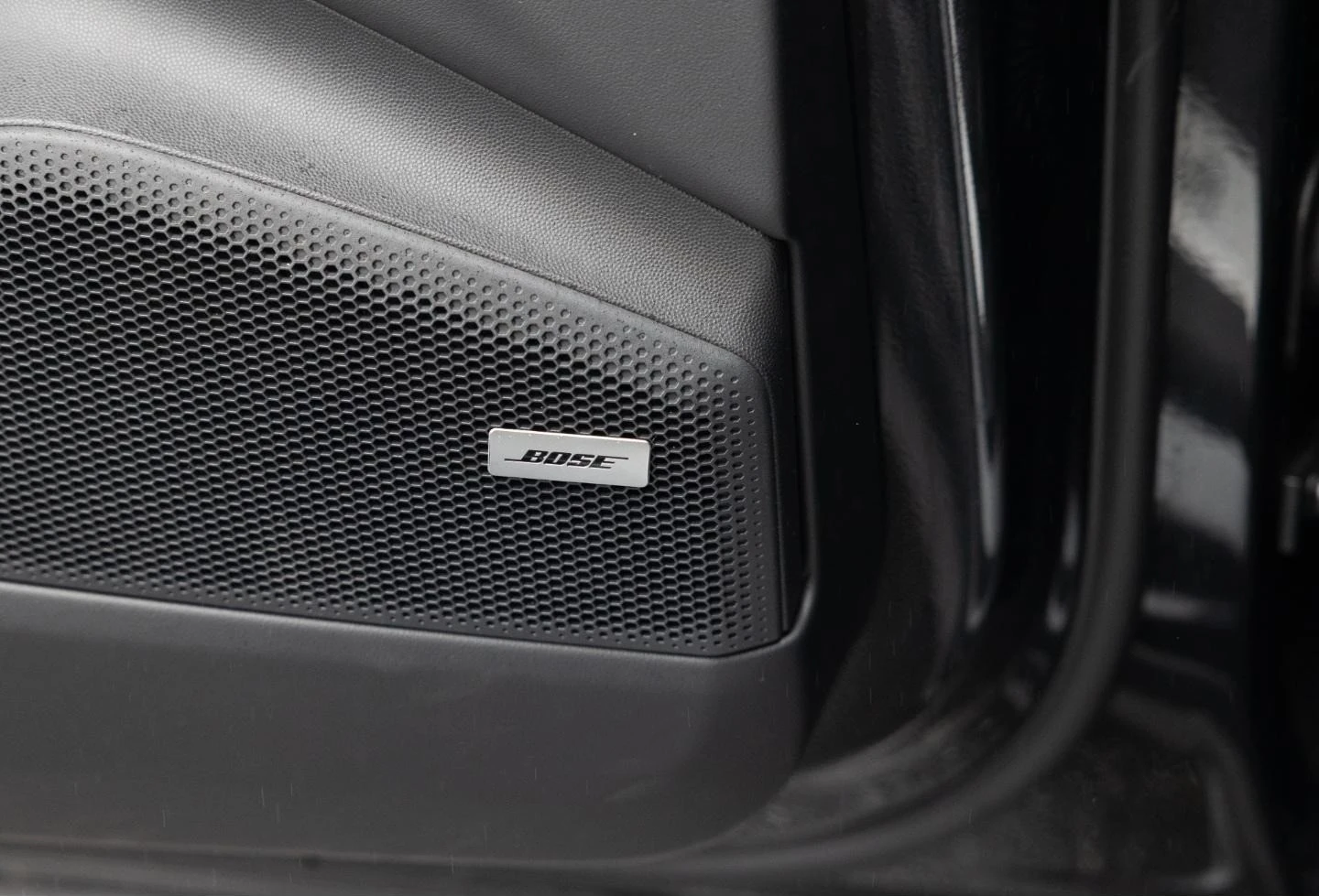 Porsche Macan 4 ELECTRIC/LED-MATRIX/PANO/BOSE/360/MEMORY/ - изображение 9