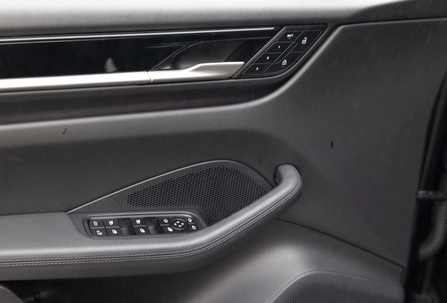 Porsche Macan 4 ELECTRIC/LED-MATRIX/PANO/BOSE/360/MEMORY/ - изображение 8