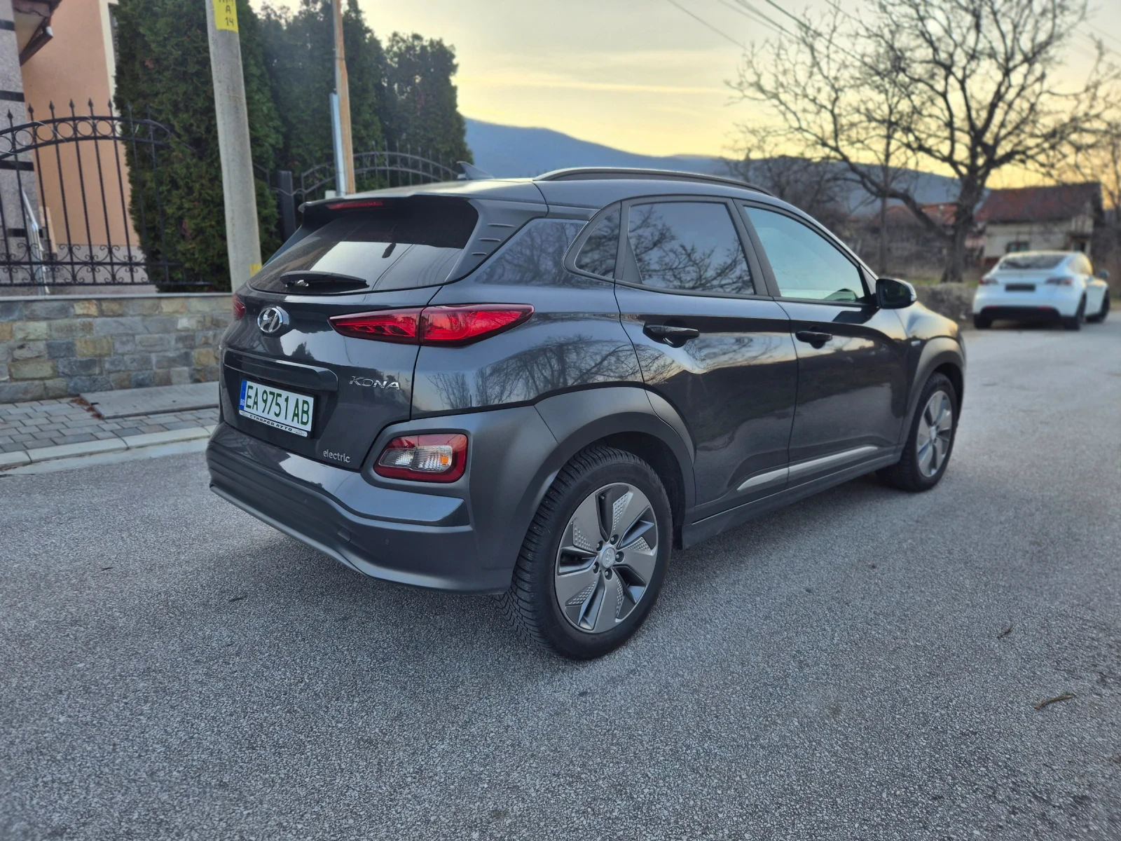 Hyundai Kona 64 kWh/ Premium/204кс, снимка 4 - Автомобили и джипове - 53786746