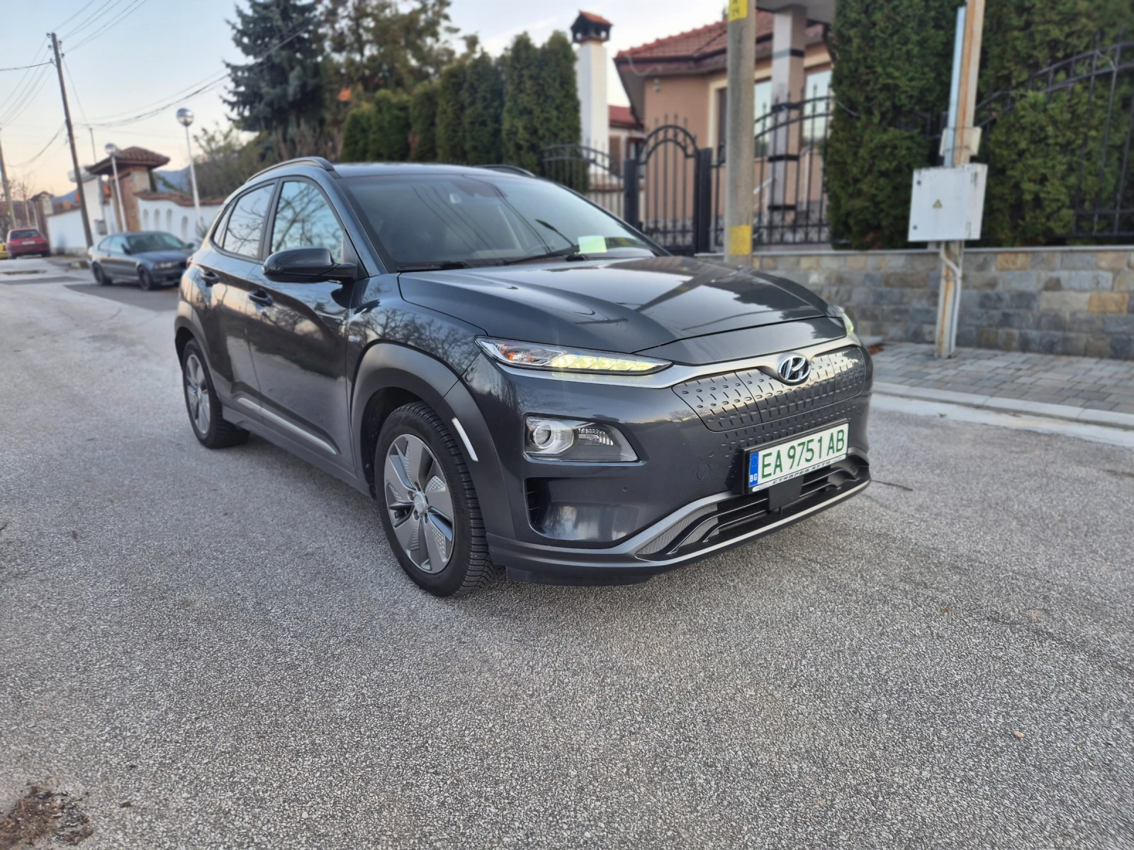 Hyundai Kona 64 kWh/ Premium/204кс, снимка 2 - Автомобили и джипове - 53786746