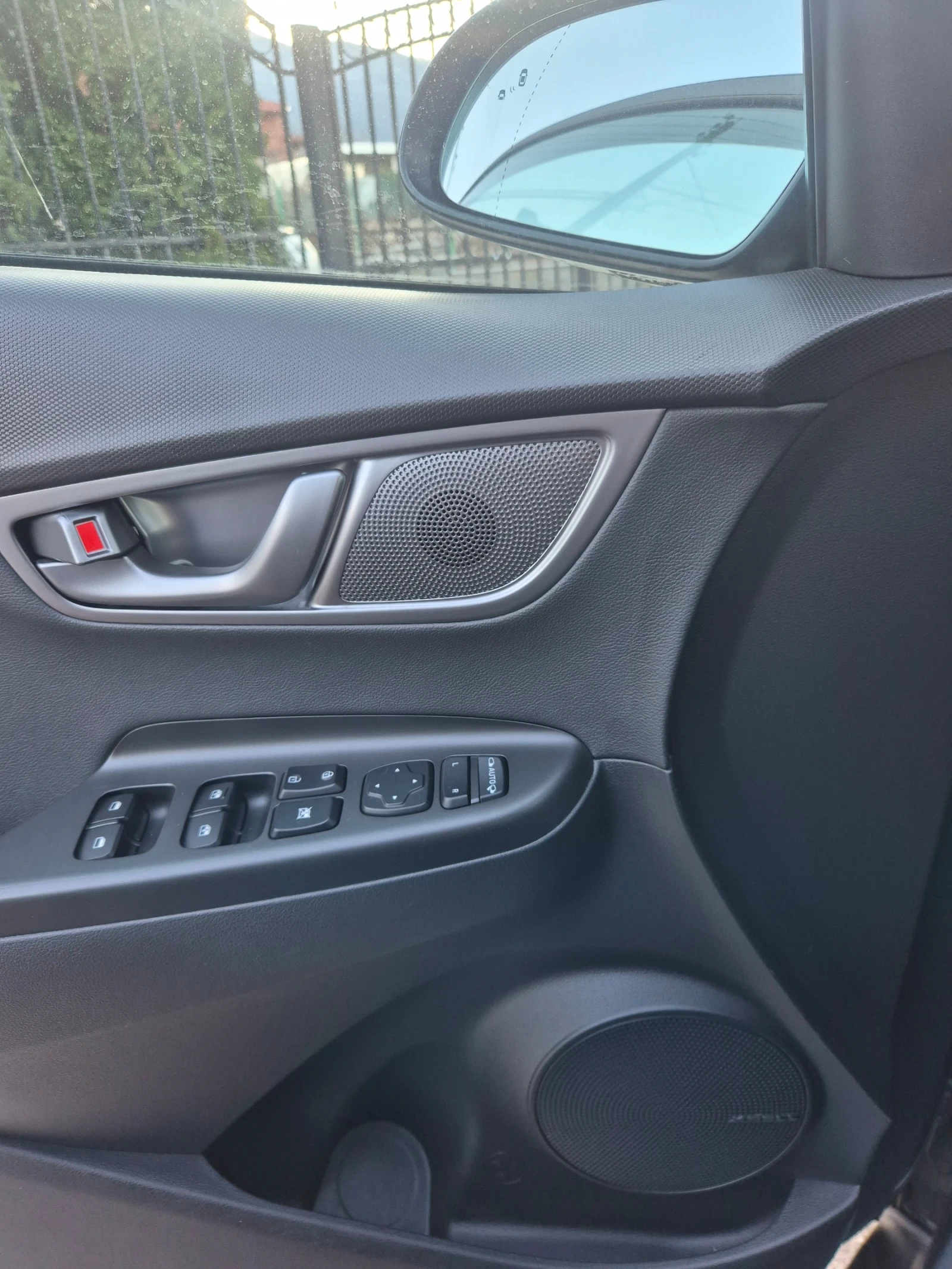 Hyundai Kona 64 kWh/ Premium/204кс, снимка 15 - Автомобили и джипове - 53786746