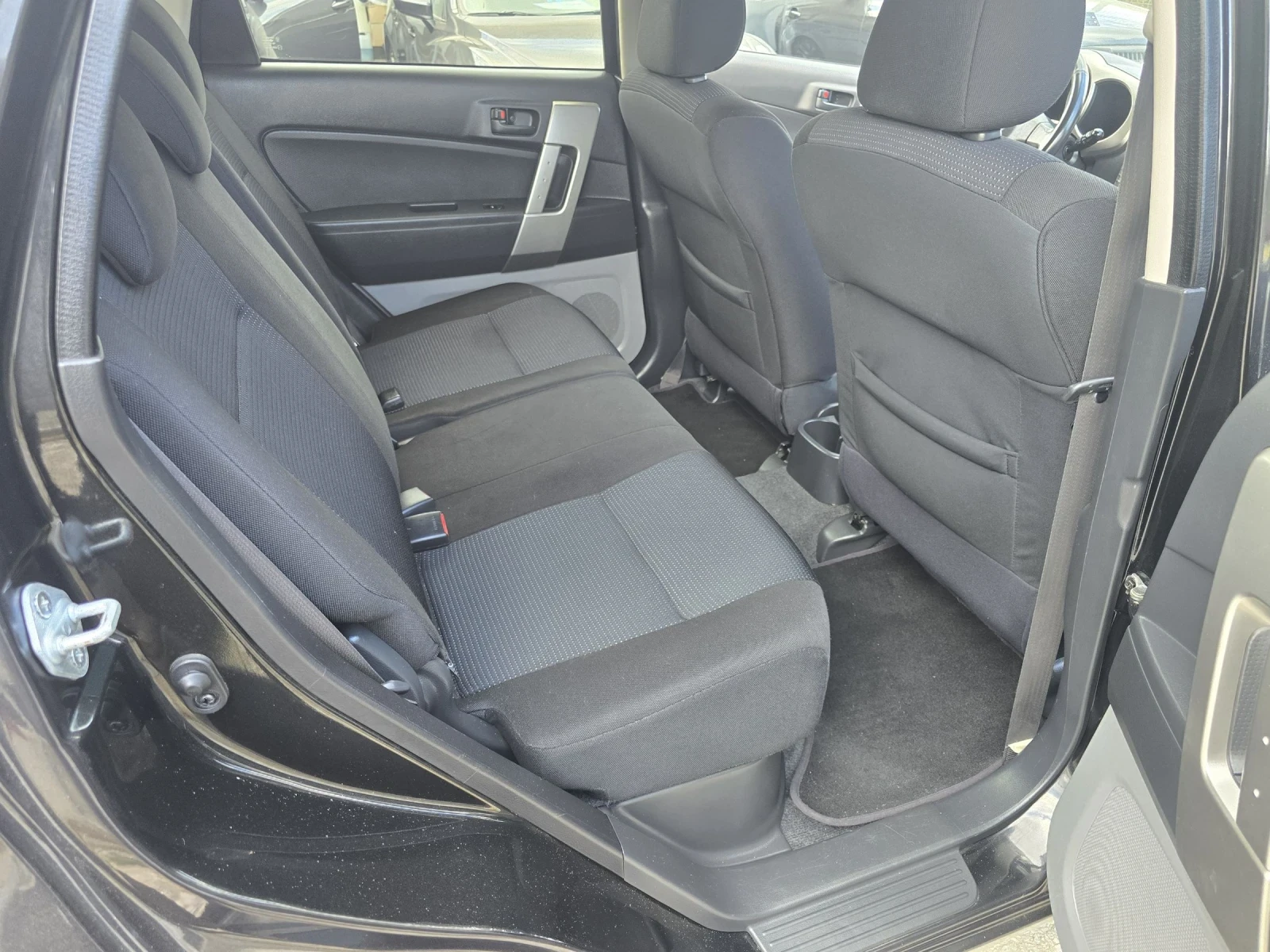 Daihatsu Terios 1.5 4X4 GPl, снимка 14 - Автомобили и джипове - 53987627