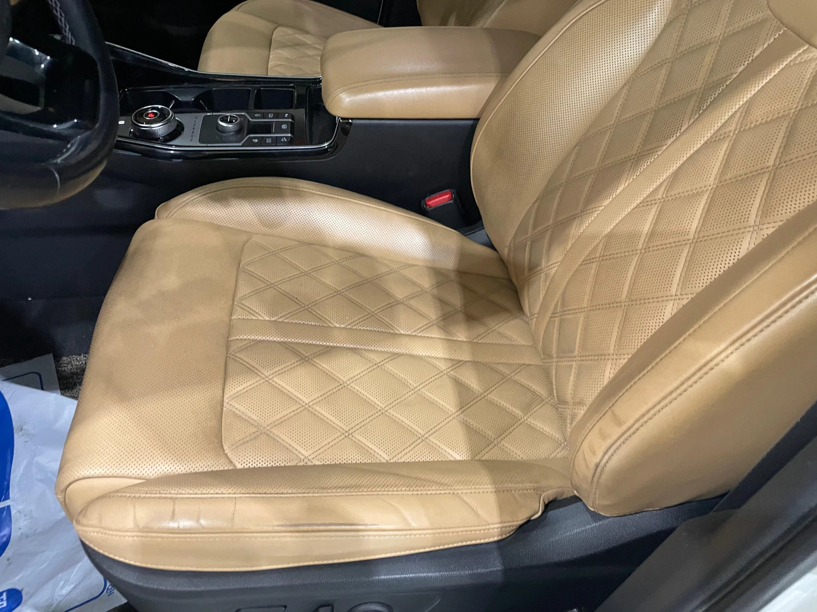 Kia Sorento 2.2D ! 4WD ! Signature !, снимка 9 - Автомобили и джипове - 54149979