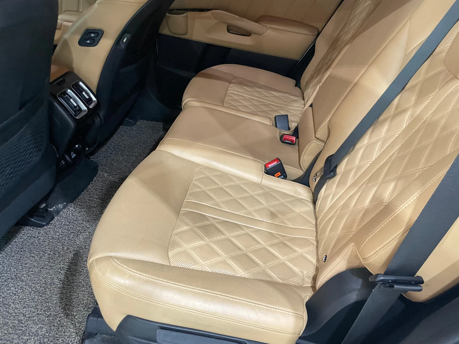 Kia Sorento 2.2D ! 4WD ! Signature !, снимка 10 - Автомобили и джипове - 54149979