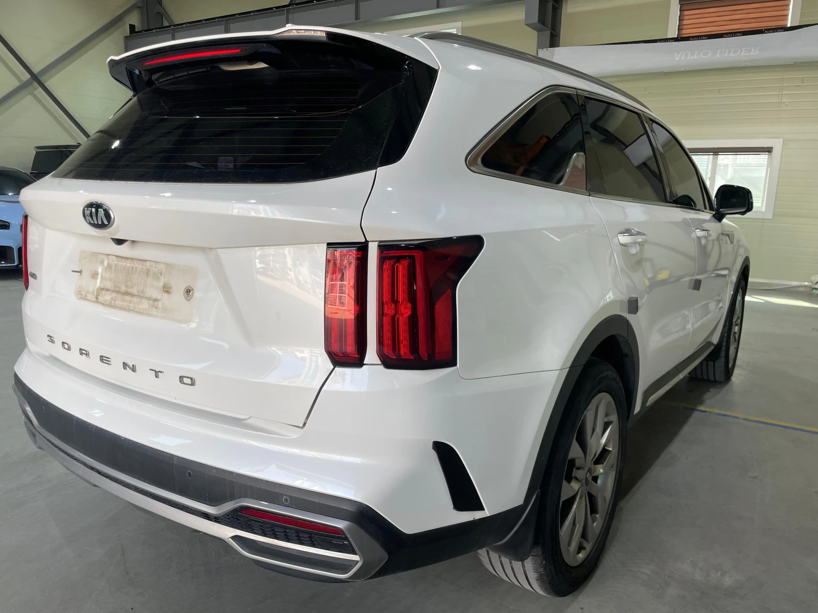 Kia Sorento 2.2D ! 4WD ! Signature !, снимка 8 - Автомобили и джипове - 54149979