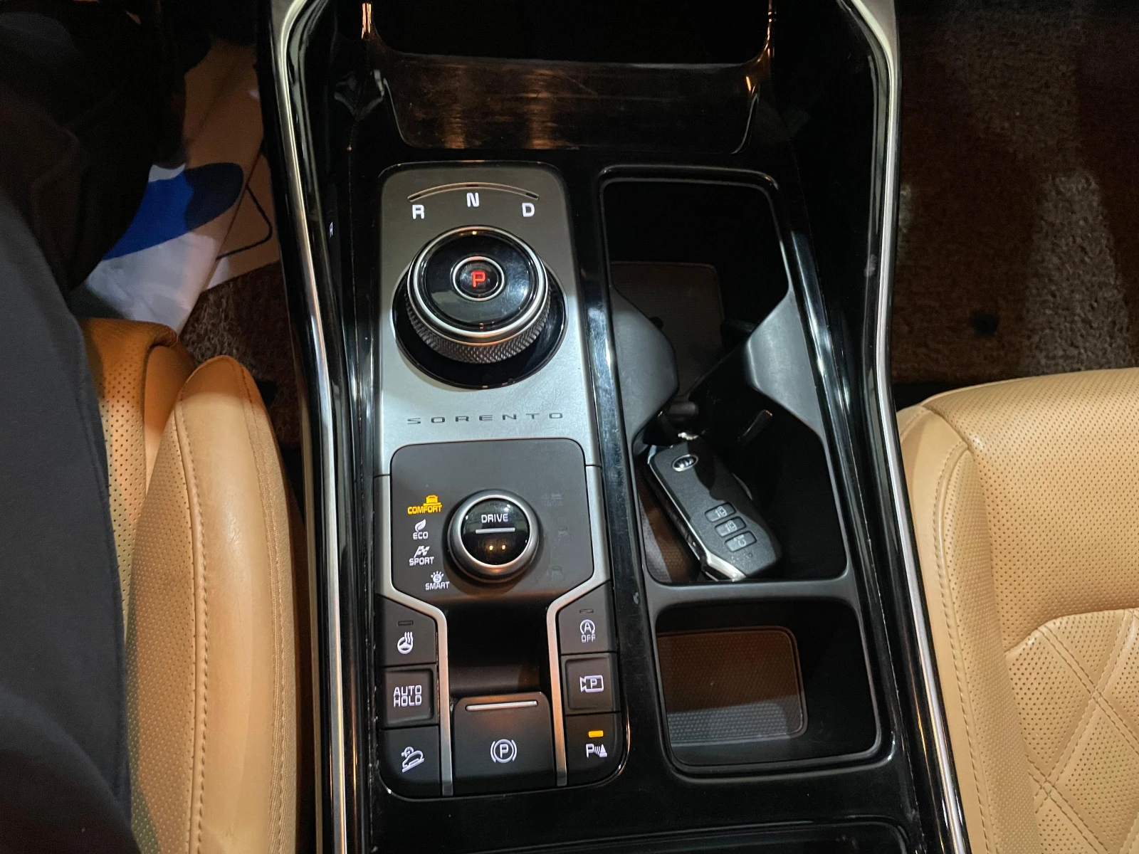 Kia Sorento 2.2D ! 4WD ! Signature !, снимка 17 - Автомобили и джипове - 54149979