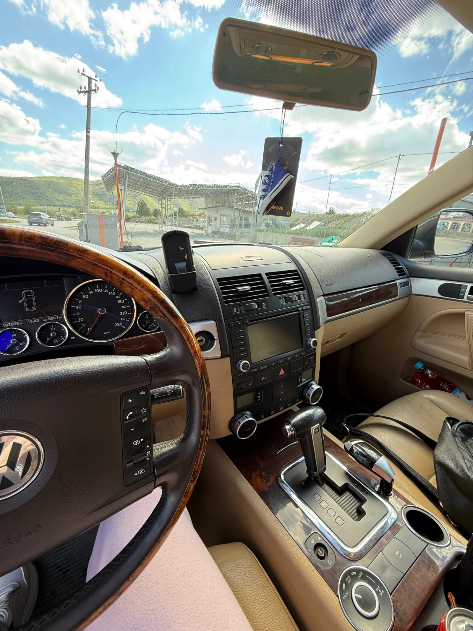 VW Touareg, снимка 4 - Автомобили и джипове - 54518172