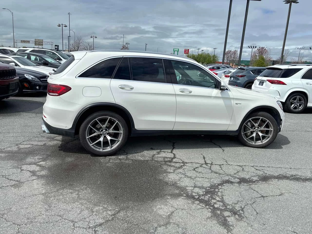 Mercedes-Benz GLC 43 AMG * ГЛАВНО ПРЕДСТАВИТЕЛСТВО НА МЕРЦЕДЕС* DIGITAL* , снимка 4 - Автомобили и джипове - 54616502