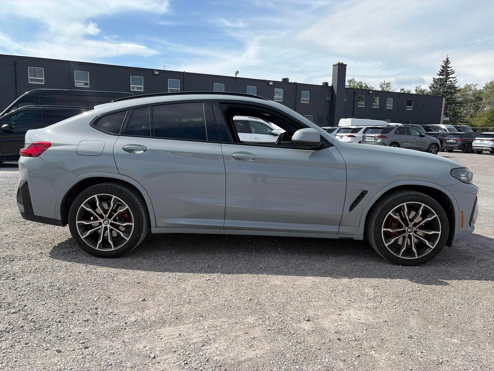 BMW X4 xDrive30i | CARFAX | АВТОКРЕДИТ БЕЗ ПЪРВОНАЧАЛНА , снимка 4 - Автомобили и джипове - 56060161