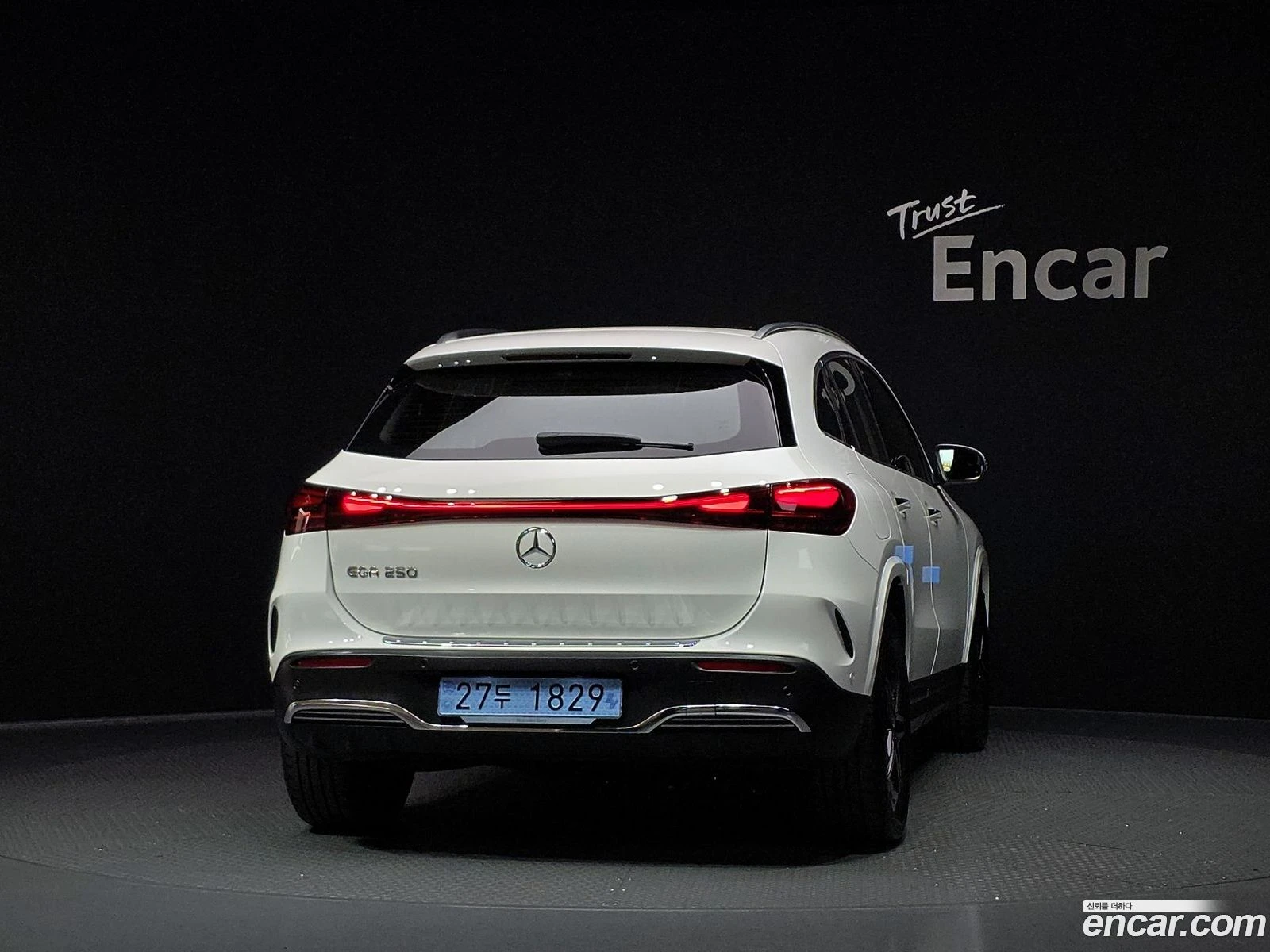 Mercedes-Benz EQA EQA250 AMG Line* КРАЙНА ЦЕНА ДО BG, снимка 4 - Автомобили и джипове - 56685045