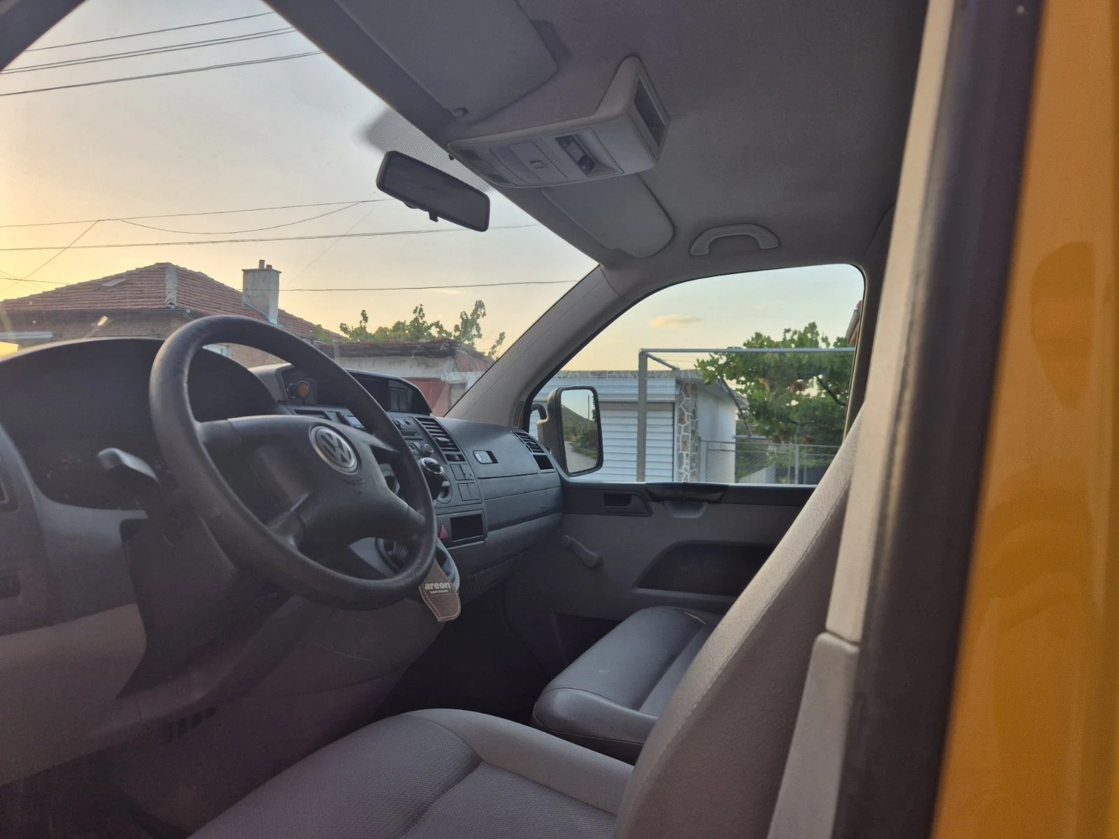 VW T5, снимка 11 - Бусове и автобуси - 55878537