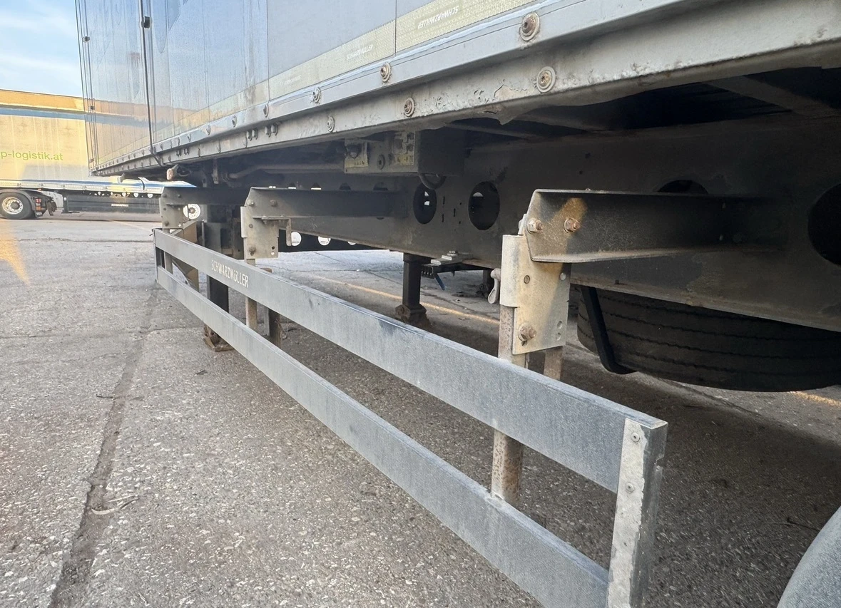 Полуремарке Schwarzmuller J-Serie, снимка 12 - Ремаркета - 53852643