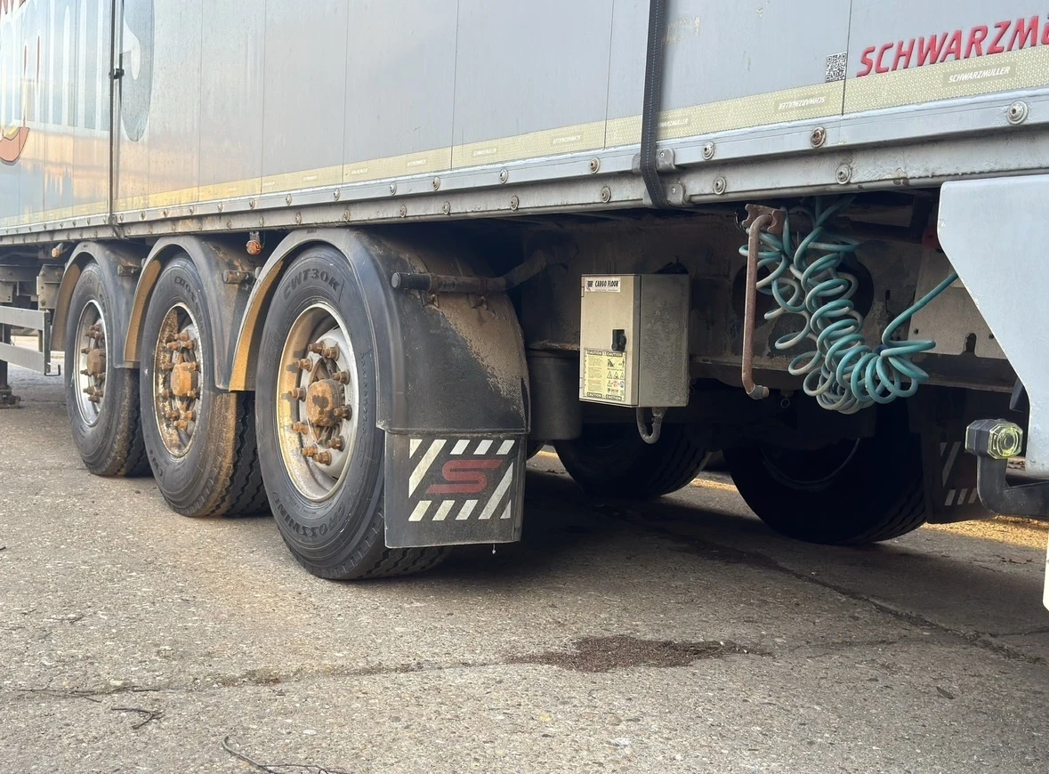 Полуремарке Schwarzmuller J-Serie, снимка 7 - Ремаркета - 53852643