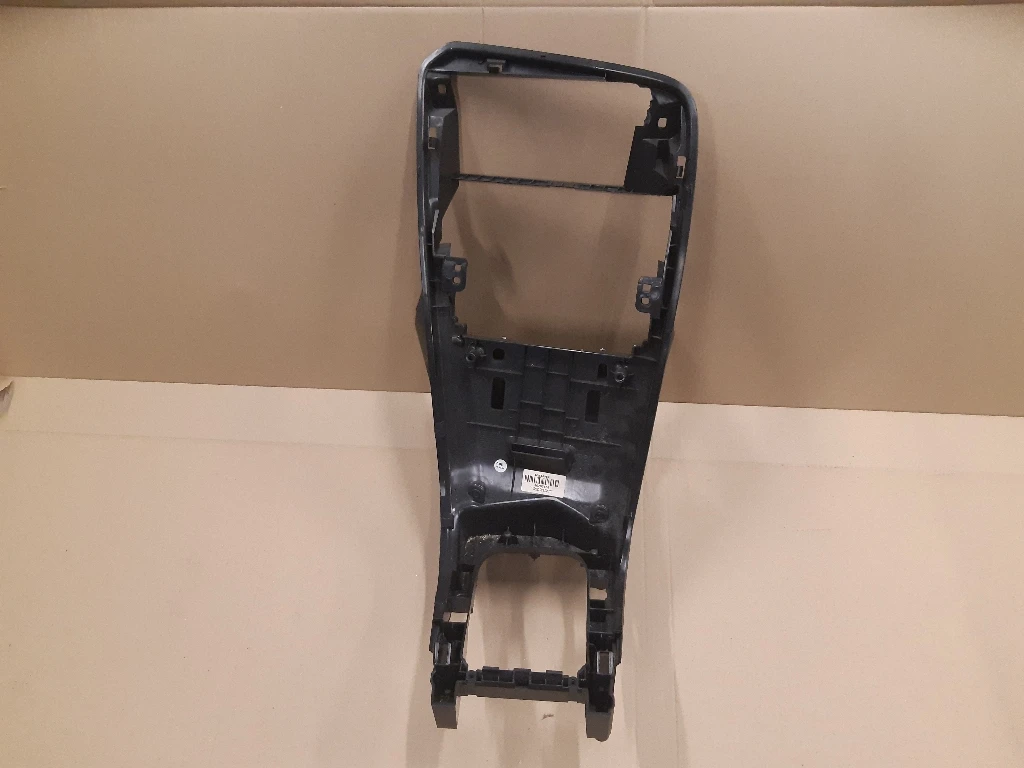 Централна конзола волво хц60 2.4д