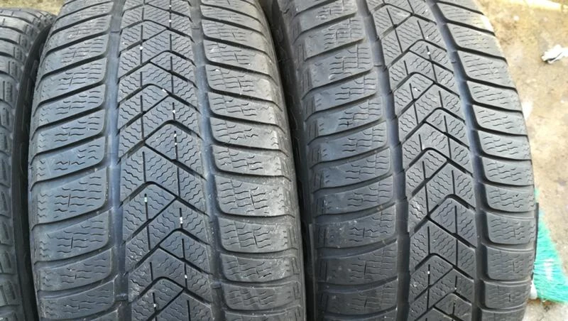 Гуми Зимни 245/45R18, снимка 3 - Гуми и джанти - 26777677