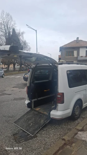 VW Caddy за инвалидна количка с рампа - 8450 € / 16526.76 лв. - 78502391 6