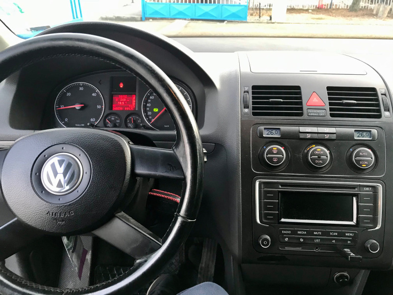 VW Touran, снимка 10 - Автомобили и джипове - 45891782