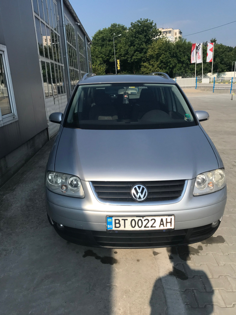 VW Touran, снимка 1 - Автомобили и джипове - 45343578
