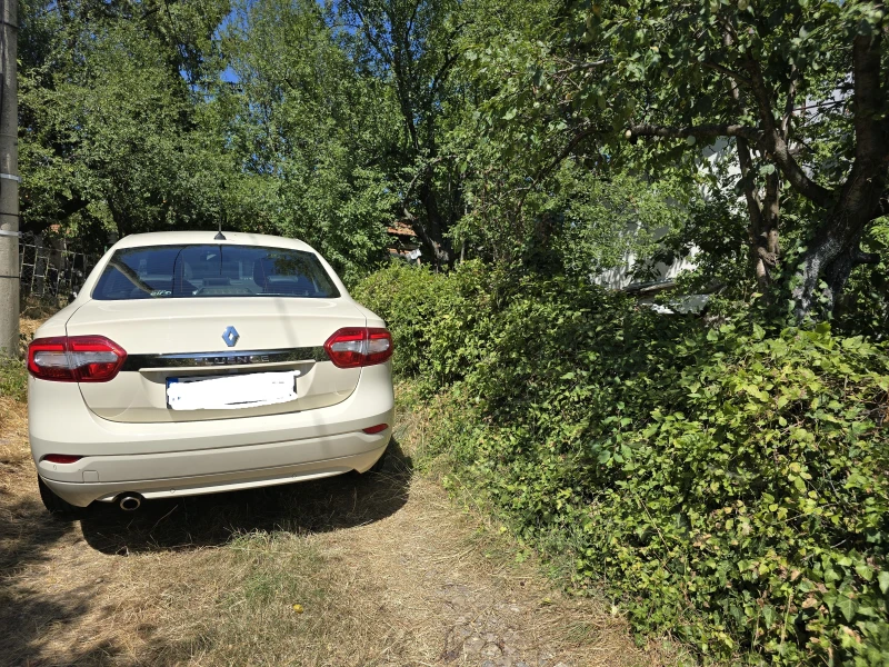 Renault Fluence, снимка 2 - Автомобили и джипове - 47004837