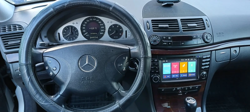 Mercedes-Benz E 220 2, 2 CDI, снимка 10 - Автомобили и джипове - 47533461