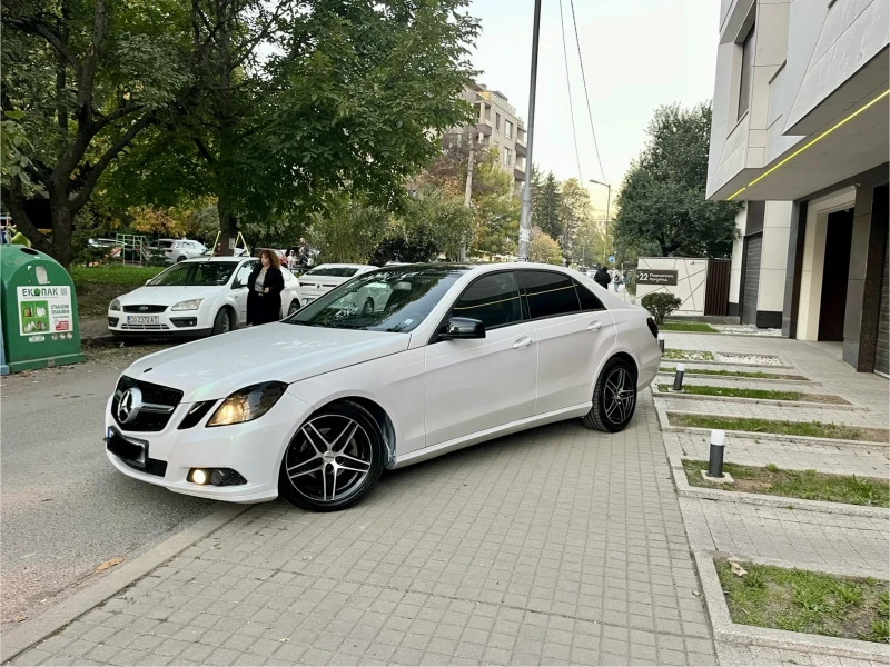 Mercedes-Benz E 220 AMG/Нави/Кожа/Авромат/Exlussive-Поръчкова, снимка 11 - Автомобили и джипове - 47695257