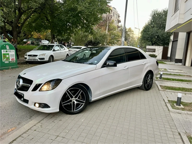 Mercedes-Benz E 220 AMG/Нави/Кожа/Авромат/Exlussive-Поръчкова, снимка 8 - Автомобили и джипове - 47695257