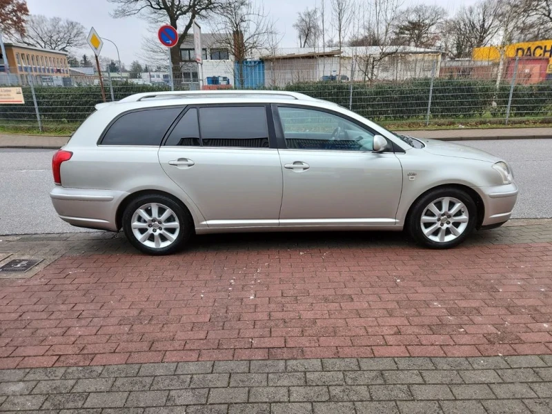 Toyota Avensis, снимка 4 - Автомобили и джипове - 48008158