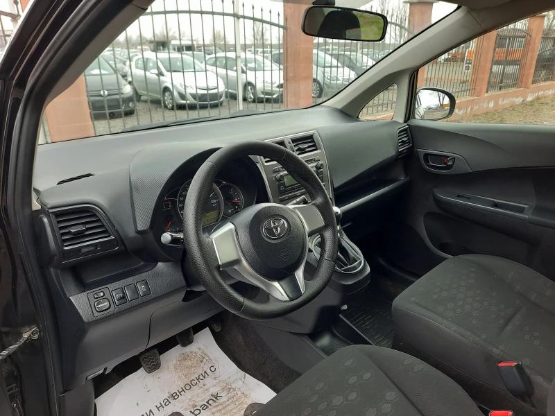 Toyota Verso S 1.4 D-4D, снимка 8 - Автомобили и джипове - 49301023