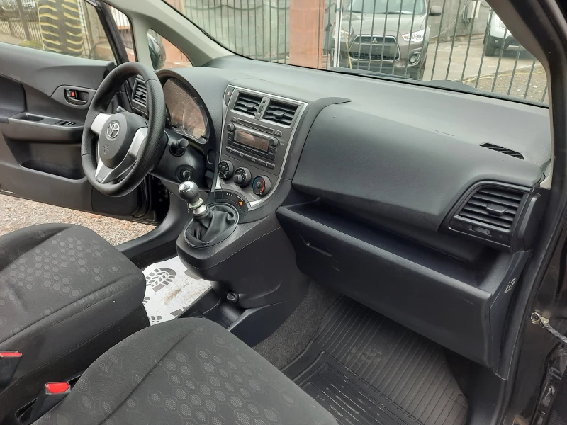 Toyota Verso S 1.4 D-4D, снимка 12 - Автомобили и джипове - 49301023