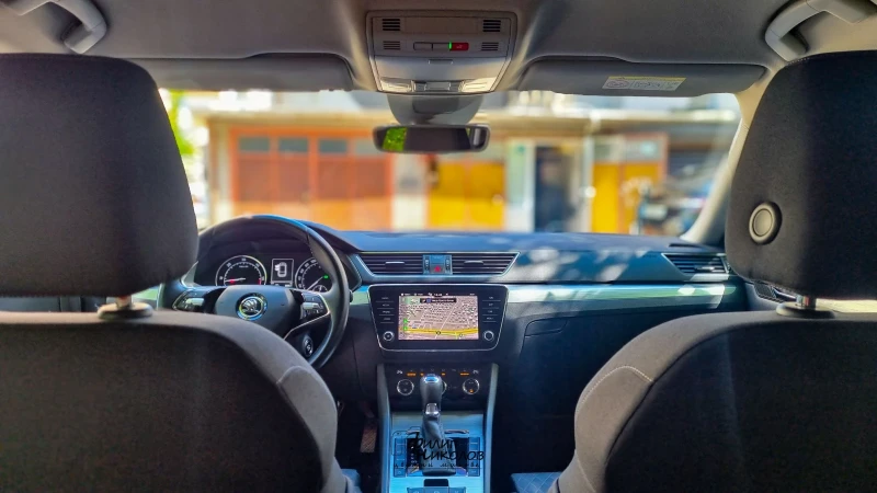 Skoda Superb, снимка 13 - Автомобили и джипове - 52361989