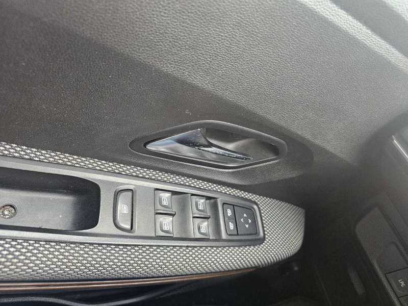 Dacia Sandero 1.0 TCe 90 Stop&Start LPG, снимка 11 - Автомобили и джипове - 51189967