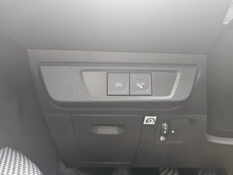Dacia Sandero 1.0 TCe 90 Stop&Start LPG, снимка 10 - Автомобили и джипове - 51189967
