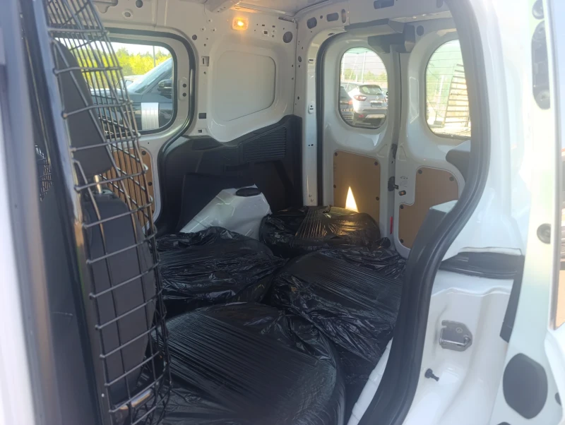 Ford Courier 1.5 diesel Данъчен кредит!!!, снимка 11 - Автомобили и джипове - 51623692