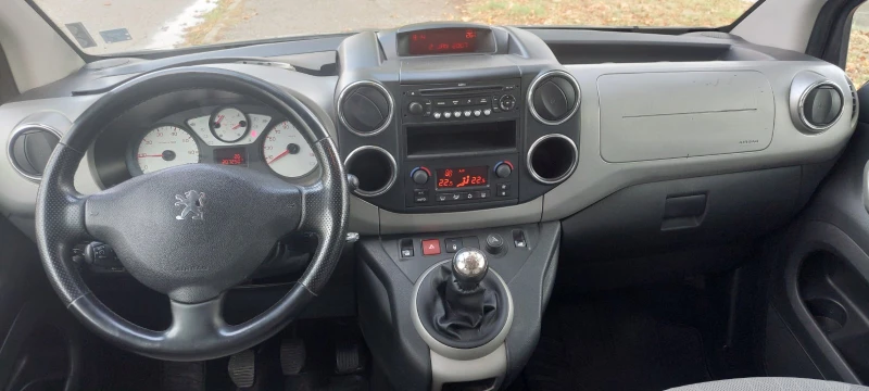 Peugeot Partner 1.6  HDI клима, снимка 14 - Автомобили и джипове - 51698714