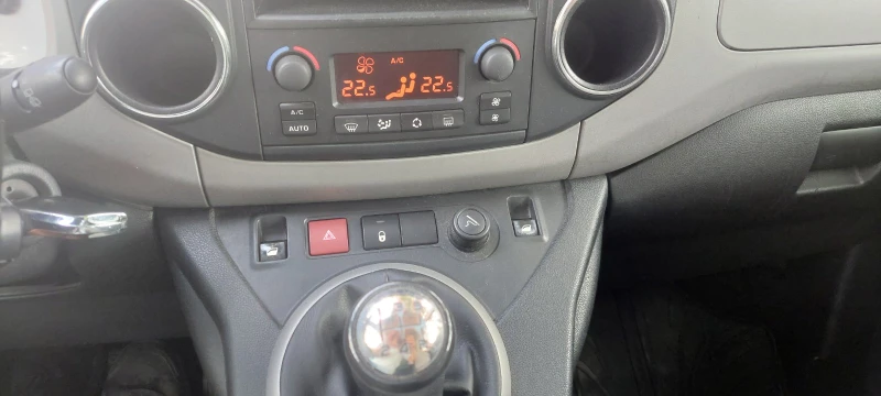 Peugeot Partner 1.6  HDI клима, снимка 16 - Автомобили и джипове - 51698714
