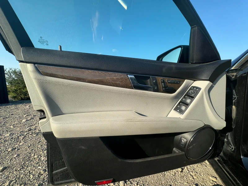 Mercedes-Benz C 320 CDI 4MATIC , снимка 13 - Автомобили и джипове - 52695283