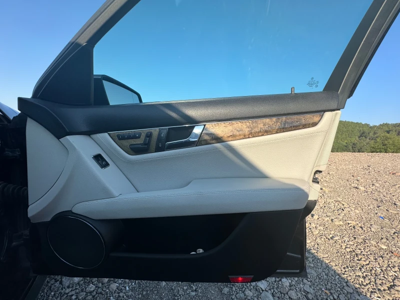 Mercedes-Benz C 320 CDI 4MATIC , снимка 14 - Автомобили и джипове - 52695283