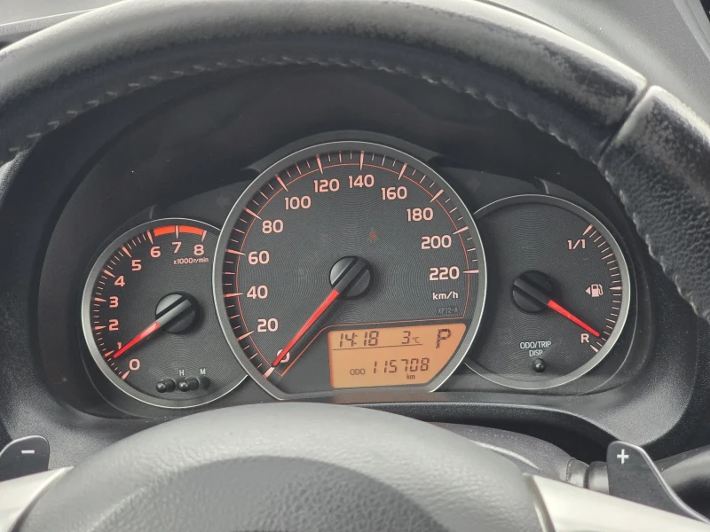 Toyota Yaris 1.3 AVTOMAT, снимка 6 - Автомобили и джипове - 53271737