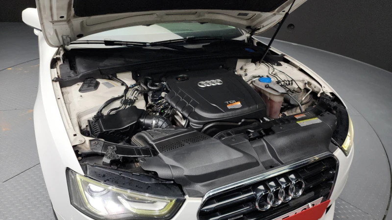 Audi A5 2.0TDI/4x4/Пълна сервизна история !!!, снимка 17 - Автомобили и джипове - 53595942