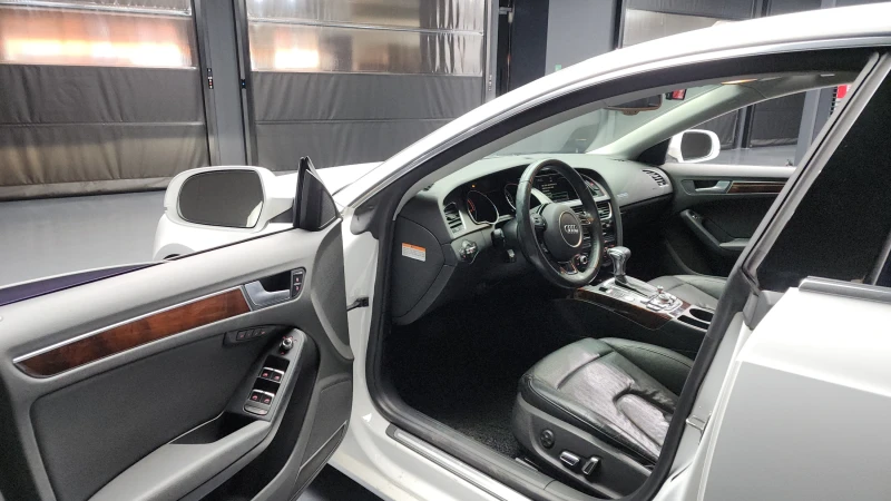 Audi A5 2.0TDI/4x4/Пълна сервизна история !!!, снимка 5 - Автомобили и джипове - 53595942