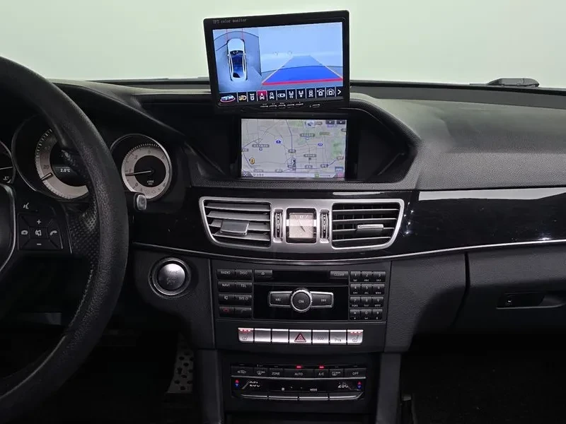 Mercedes-Benz E 220 Bluetech Avantgarde Sports, снимка 14 - Автомобили и джипове - 53871438