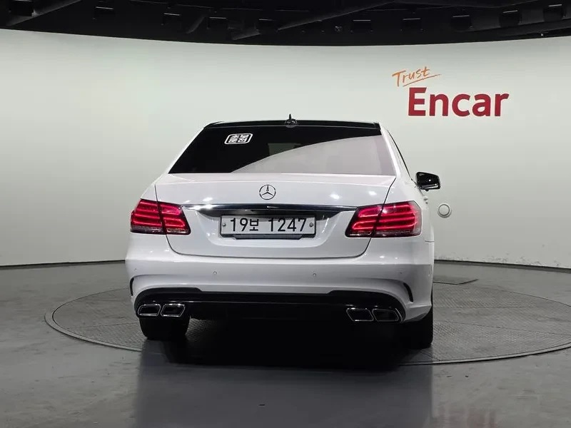 Mercedes-Benz E 220 Bluetech Avantgarde Sports, снимка 4 - Автомобили и джипове - 53871438