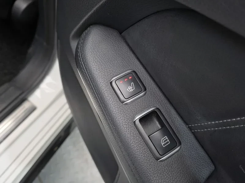 Mercedes-Benz E 220 Bluetech Avantgarde Sports, снимка 17 - Автомобили и джипове - 53871438