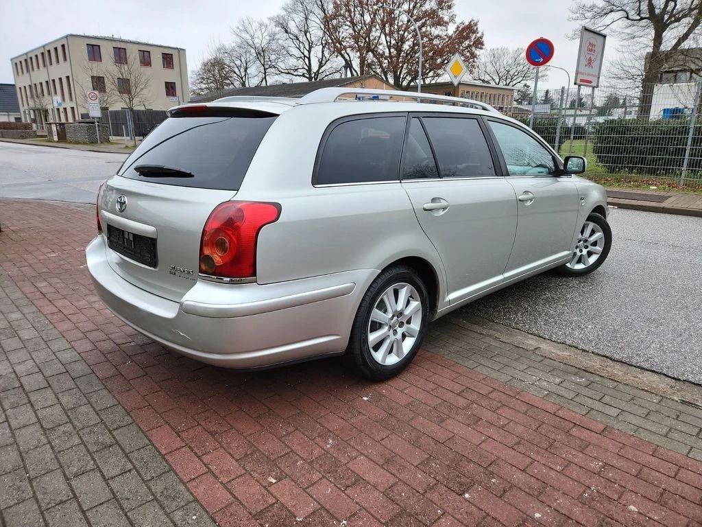 Toyota Avensis  - изображение 3