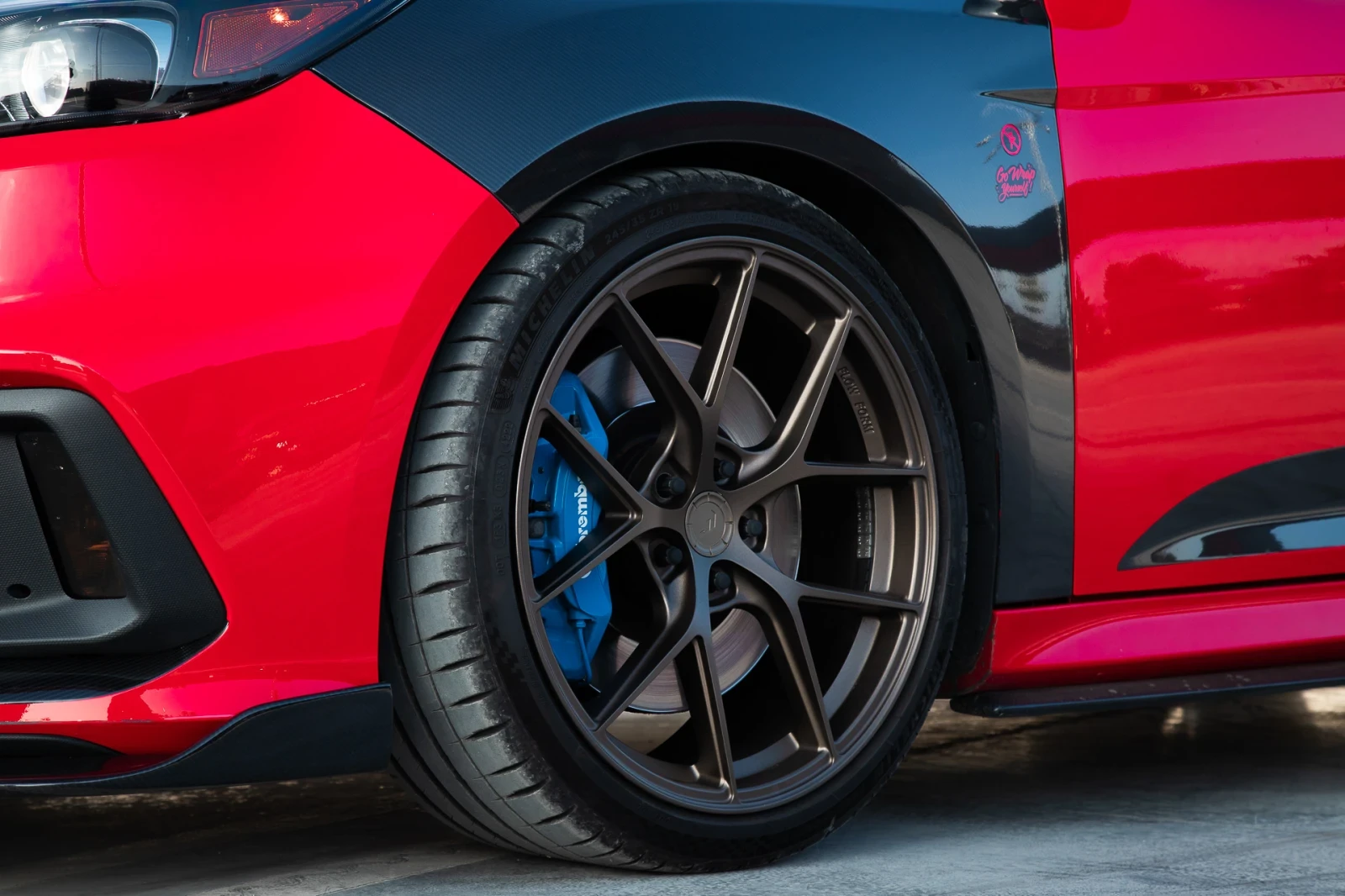 Ford Focus RS Red Edition (1 of 500) - изображение 3