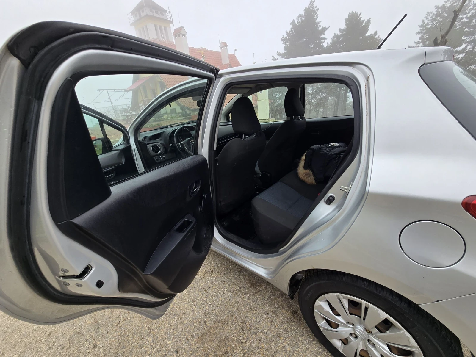 Toyota Yaris 1.3 AVTOMAT | Mobile.bg � ����������� 8