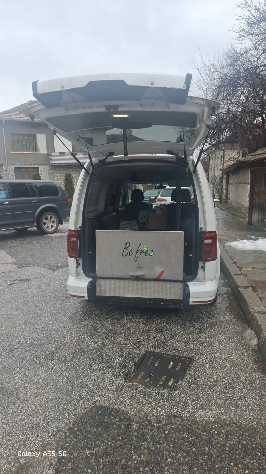 VW Caddy за инвалидна количка с рампа - изображение 4